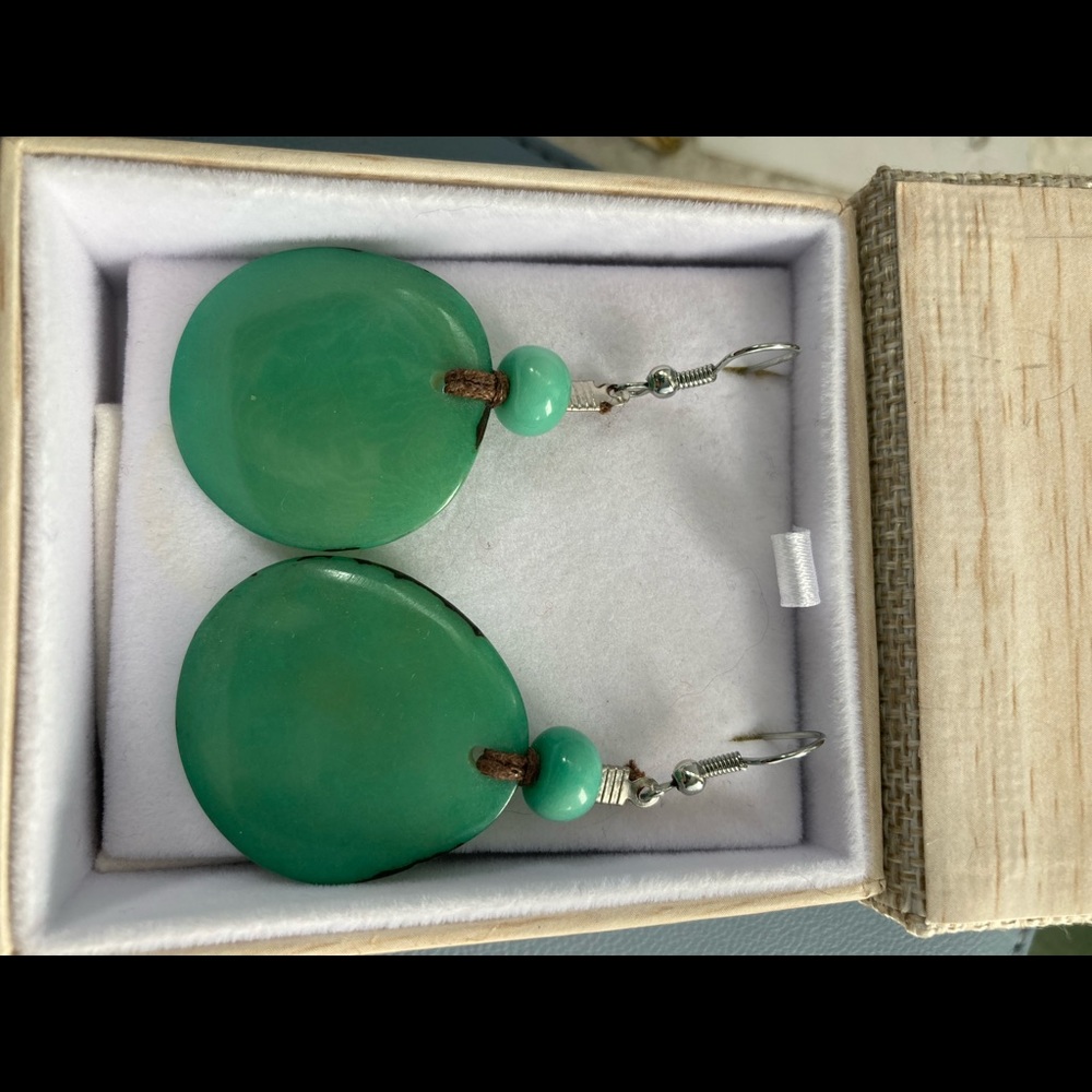 Green Shell Earrings - Picture 2 of 3